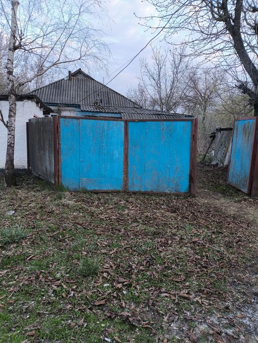 Будинок з землёю