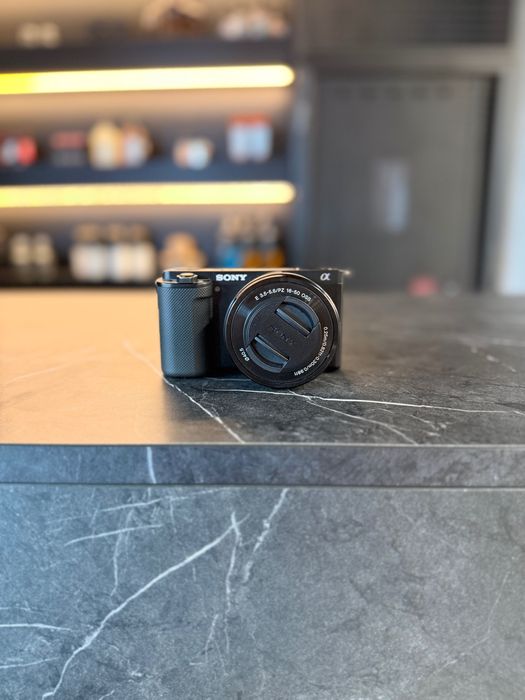 sony zve 10 - купити фототехніку, відеотехніку - Ціна на OLX.ua