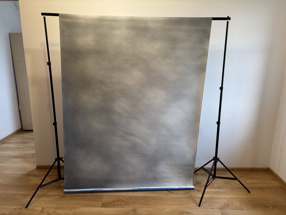 Statyw na tło wraz z dwustronnym tłem