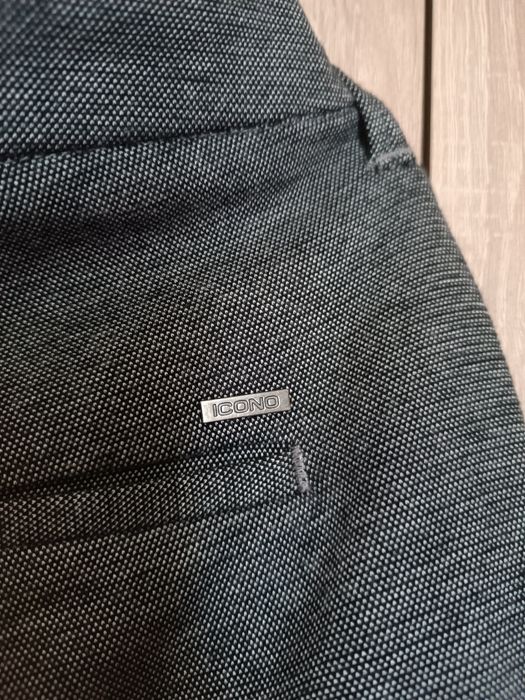 Штани 52-54 розміру,стрейчеві,брендові,дуже гарний стан,