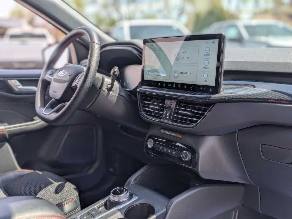 Ford Escape      2024