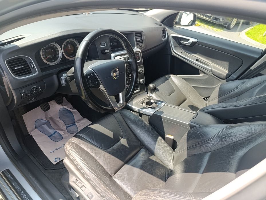 Продаж Volvo V60 2011p