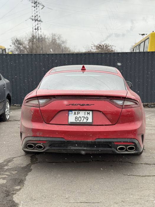Kia Stinger 3.3 бенз 80к пробег