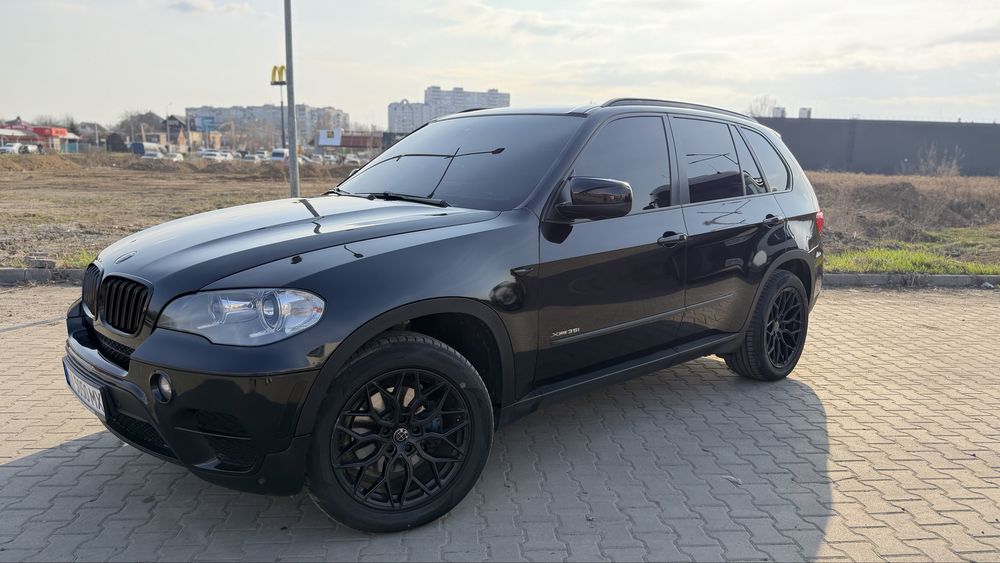 Продам Х5 е70 3л бензин срочно