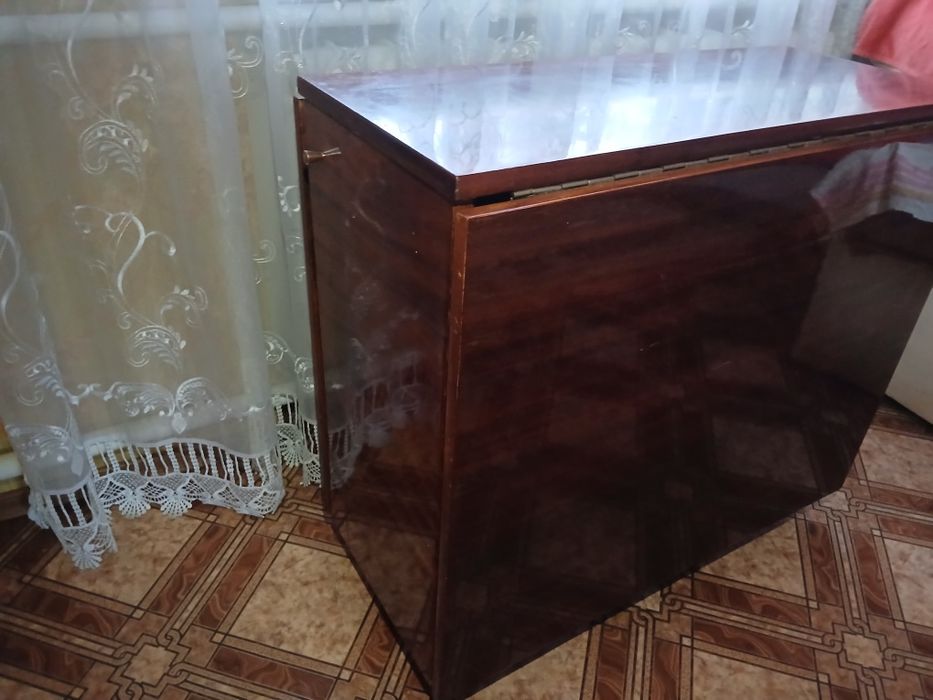 Стол книжка на колесах