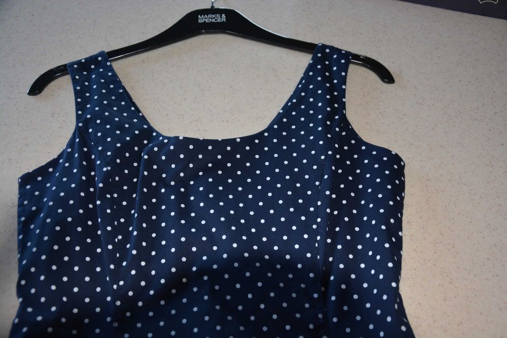 sukienka bez rękawów rozm. 38