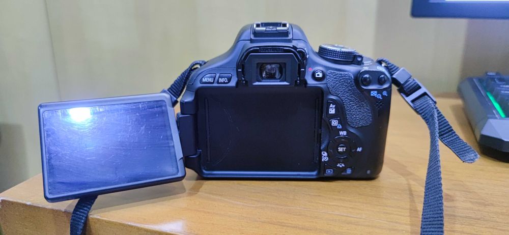 Canon 600d + Objetiva Canon 50mm + Objetiva Canon 18-55m + Acessórios