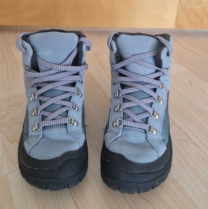 Botas Quechua, waterproof, tamanho 34