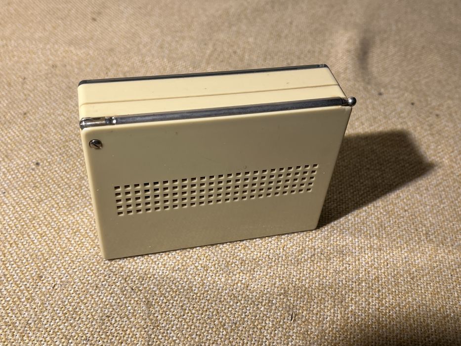 Редкий коллекционный радиоприемник 60-х PHILIPS L1W22T