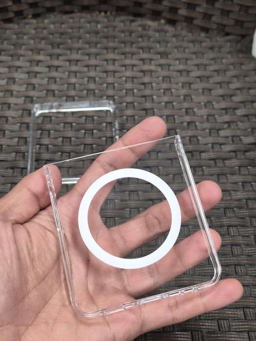 Spigen etui do Samsung Galaxy Z Flip 7, nowe, Magnet