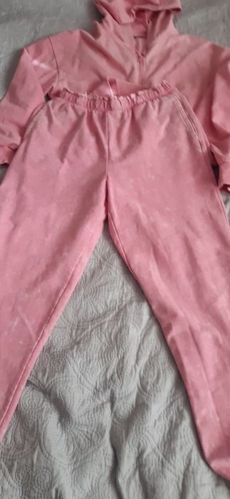 Dres różowy 158/164