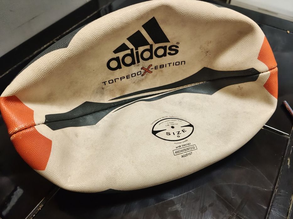 Piłka do rugby adidas