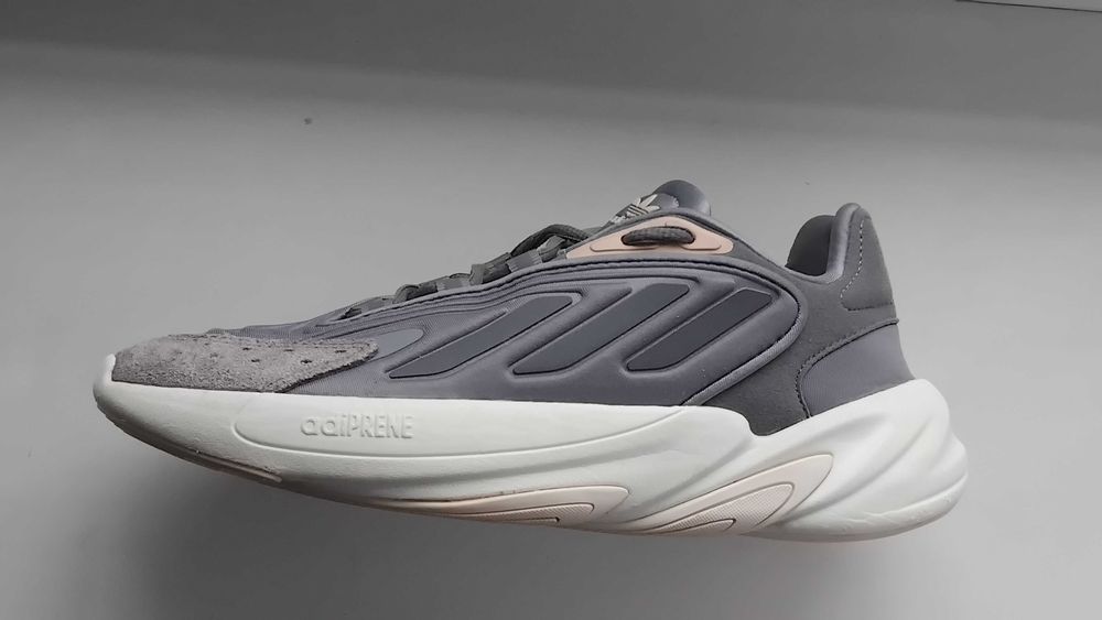 Adidas ozelia 39/3 р 24,5 см кросівки
