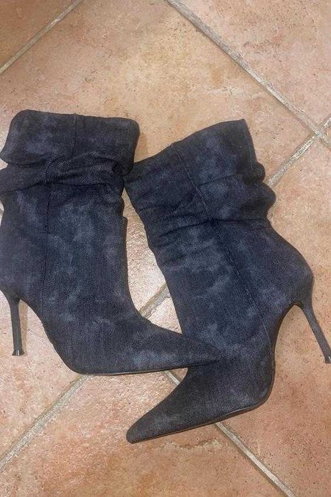Botas em ganga preta da Zara