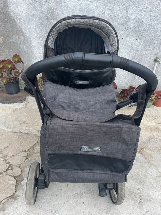 Carrinho e ovo bebé