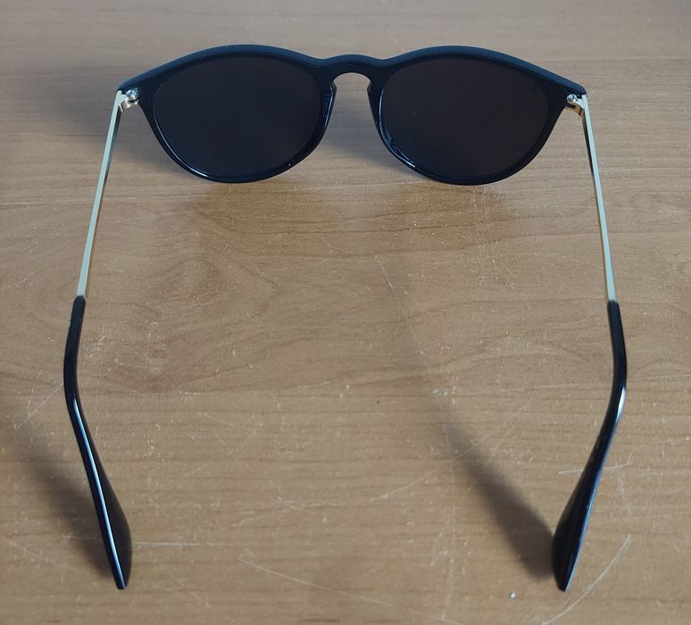 okulary przeciwsłoneczne marki Ray-Ban, model Erika (RB4171 601/55)