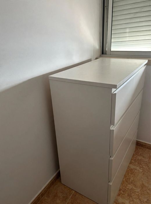 Guarda roupa praticamente novo