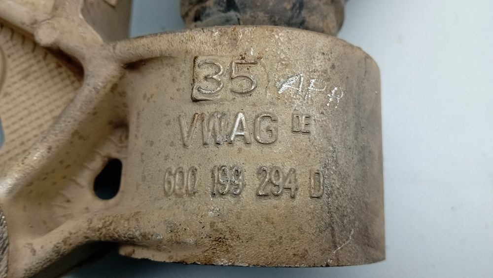 Braço de suspensão frente direito VOLKSWAGEN Polo (9N)