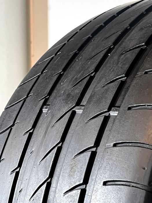 Pneus Dunlop SP QuattroMax - 295/35/21 - Excelentes