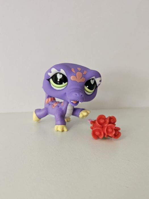 Krokodylek z różami Littlest Pet Shop