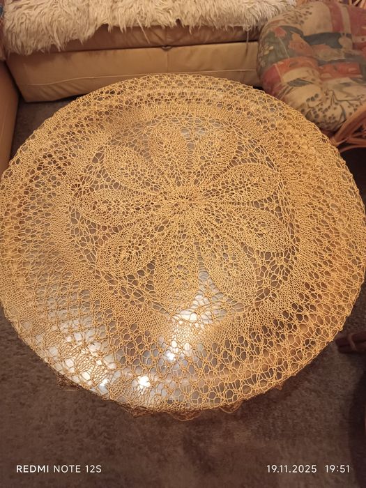 Obrus ręcznie robiony na drutach