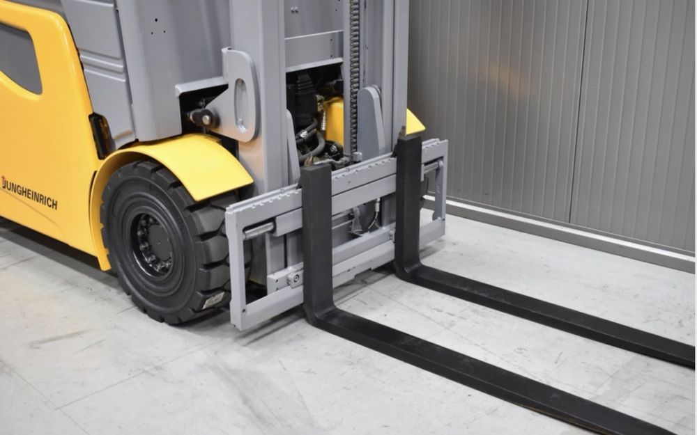 Empilhador 2,5 ton eletrico jungheirich EFG 425K