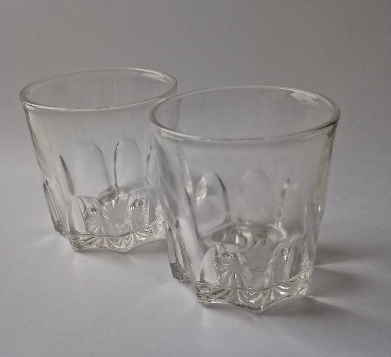 четыре стеклянных стопки/рюмки (4 х 0,75мл)