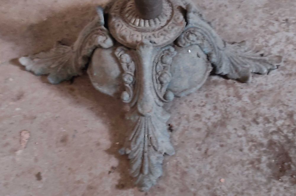 Velharias em latão