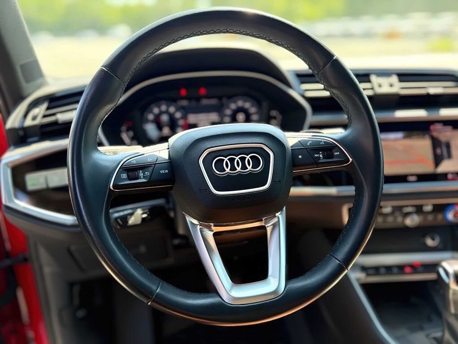 Audi Q3      2022