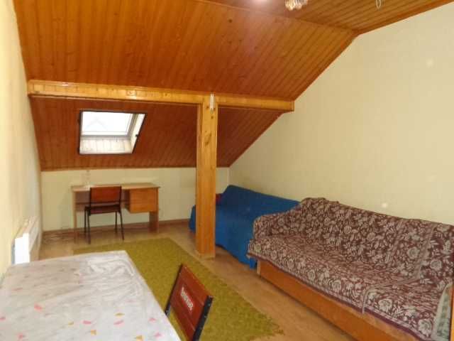 В УжгородІ здам 1к.квартиру напівособнячного типу за 10000грн в тч КП!