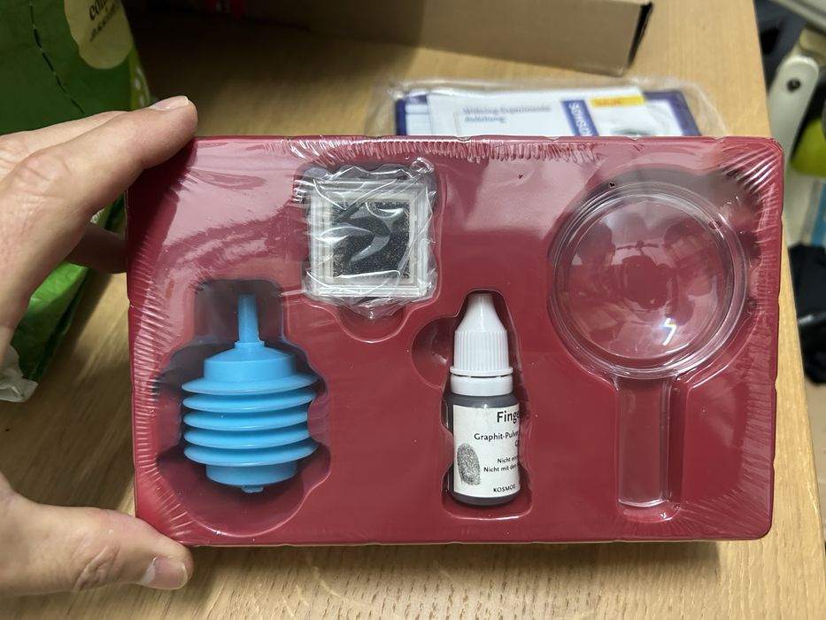 Jogo de detetives - impressoes digitais