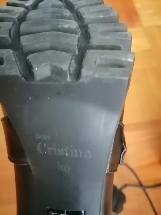 Botas cano alto novas