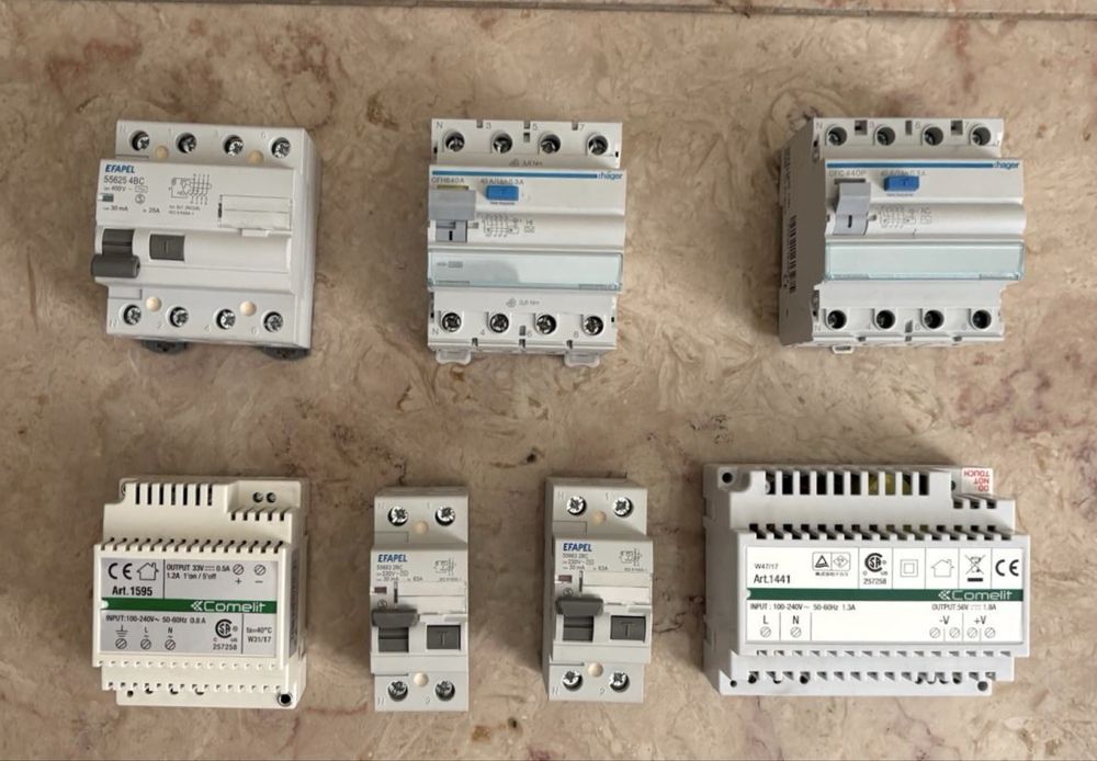 Disjuntores - vendo um conjunto se disjuntores