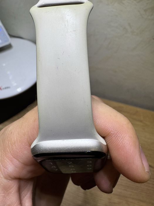 Apple watch  SE 2 40 mm акб 100 % гарний  стан