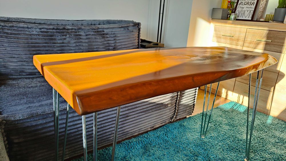 Ręcznie robiony stolik / biurko/ toaletka z litego drewna lipowego