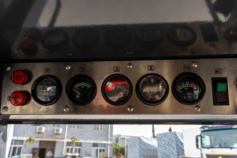Máquina bobcatt de 1200 kilos nova