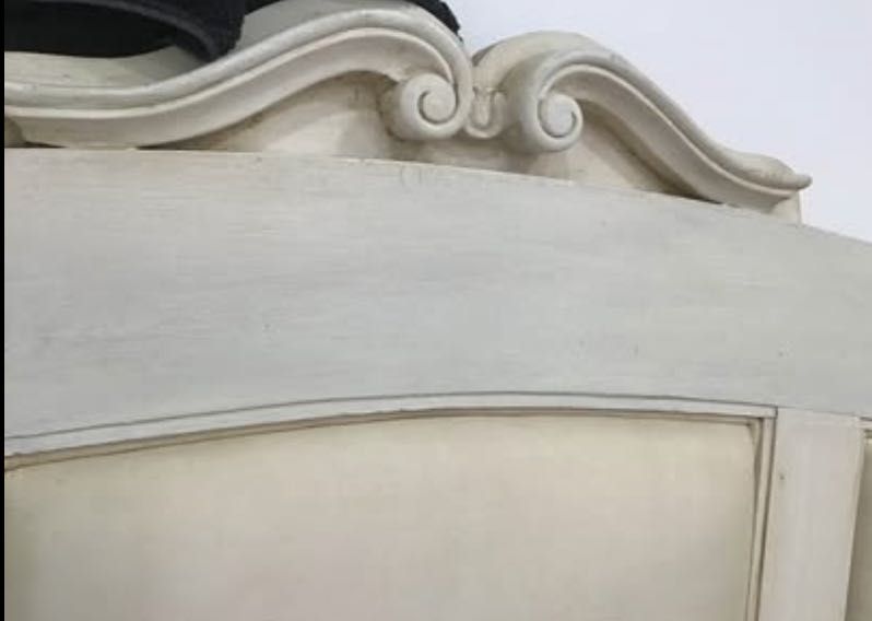 Cabeceira grande - Large double headboard.