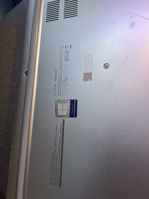 Asus VivoBook X512D