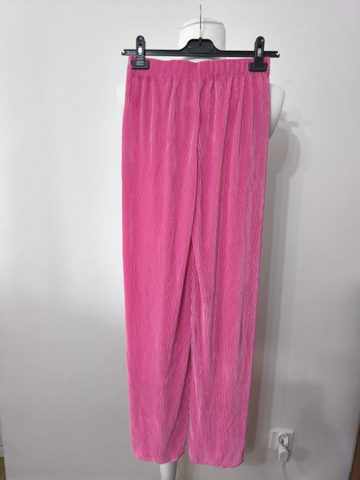 Nowe spodnie różowe szwedy plisowane new collection roz M-xxl