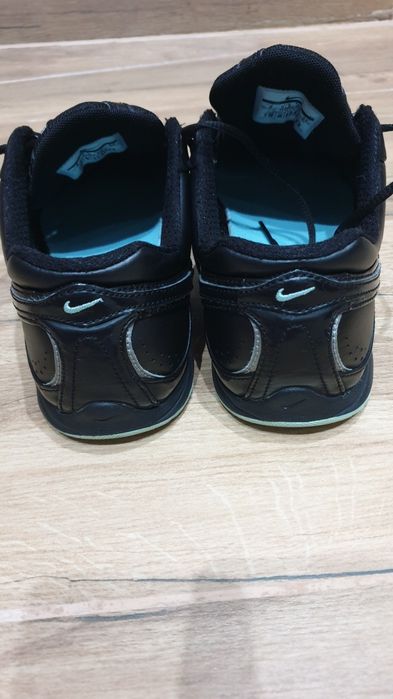 Шкіряні  кросівки Nike 39р.