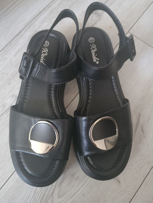 Buty na koturnie