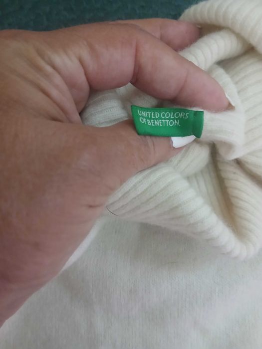 Женские свитера в ассортименте