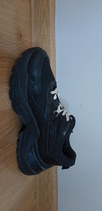 Buty Vices na koturnie czarne 37