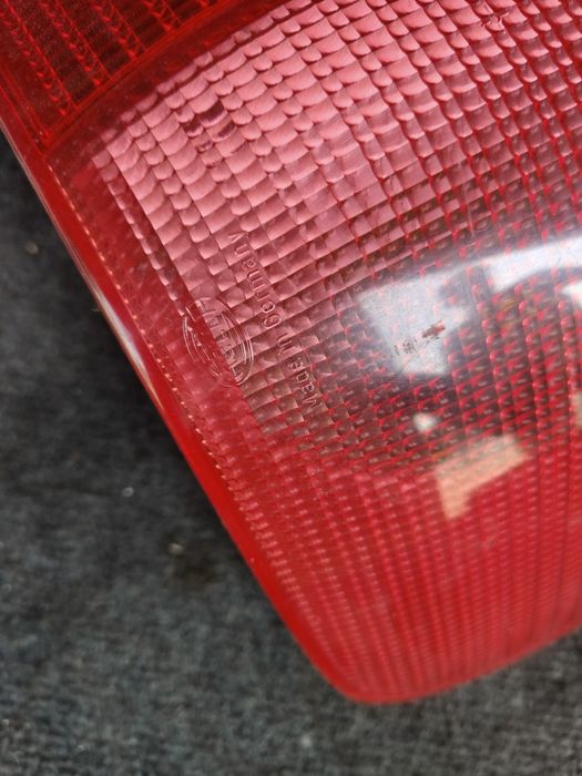 Lampa tył audi 80 B3 sedan