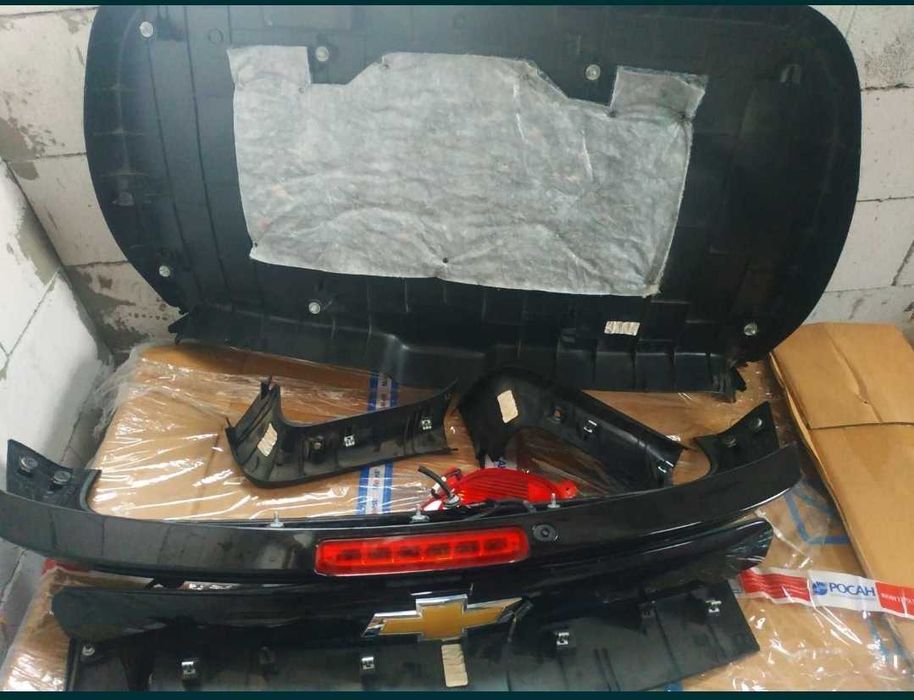 Chevrolet Trax запчастини ляди багажника