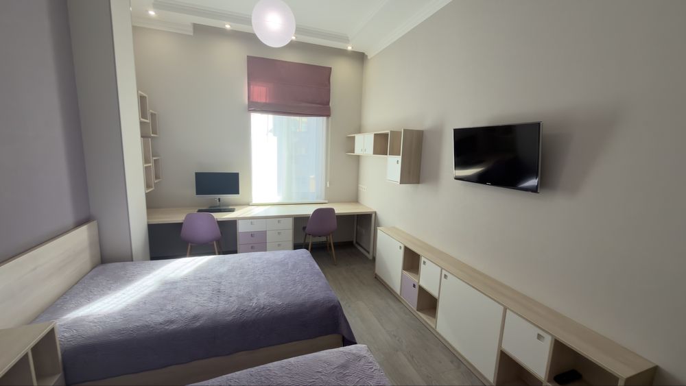 Продам 3к квартирус немонтом  в клубном доме!Центр