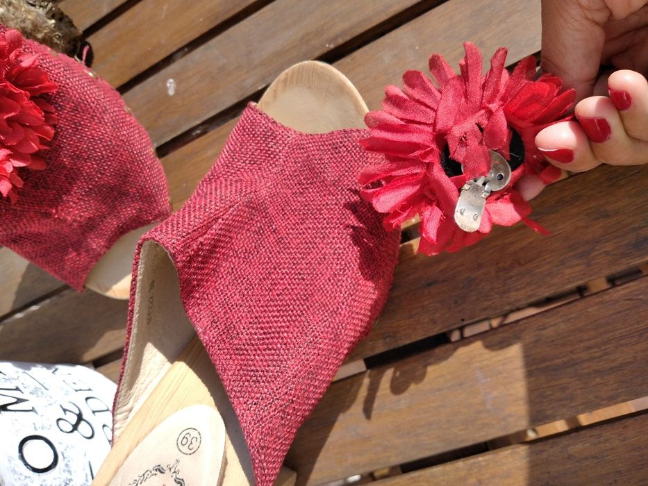 Soca chinelas vermelha com flor 39