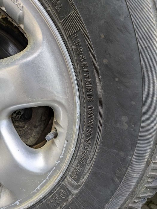 Vendo 4 pneus Ecovision VI-186 MT (Mud Terrain) 245/75 R16