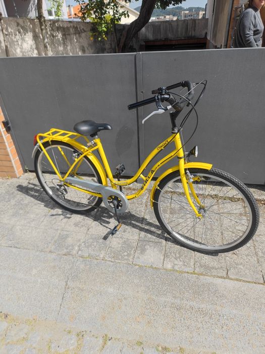 Bicicleta amarela