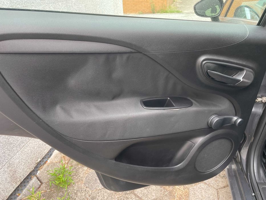 Fiat Punto Evo 2011 usado e bem estimado